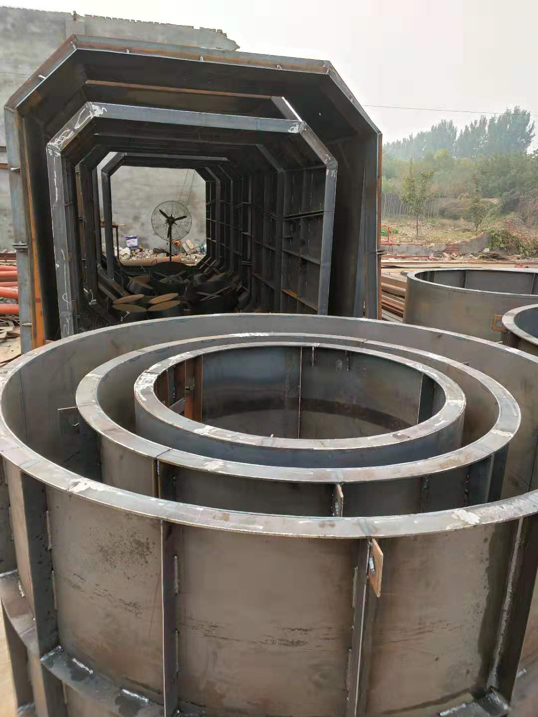 1586732850271960.jpg 管廊模具