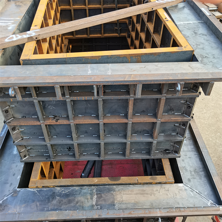 1696383017553290.jpg 箱變基礎模具5.jpg